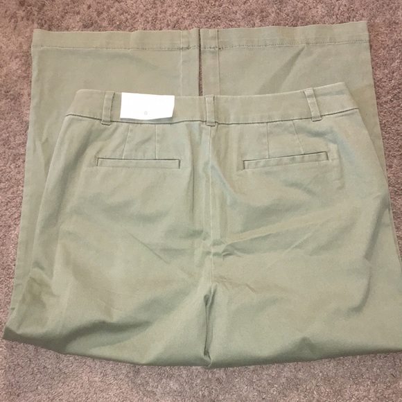NWT Loft Outlet High Rise Slim Fit Olive Green Wide Leg Crop Pants Petite - Picture 5 of 8